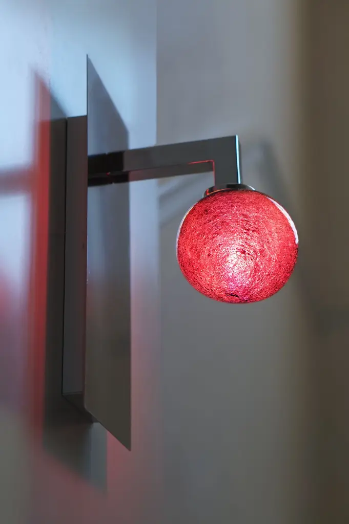 Applique bras miroir galet 05 Prune SwitchOn.webp