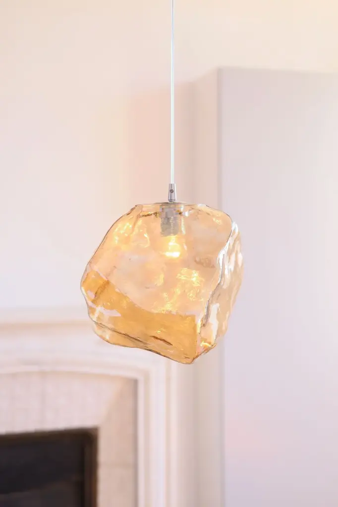 Quartz 1 Pendant Light - Amber